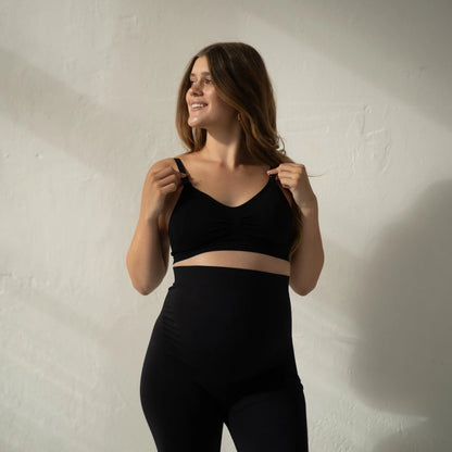 Noir | 100 % opaque et s’adapte à l’évolution de ton ventre | La ceinture douce s’adapte à ton ventre tout au long de la grossesse, sans serrer ni glisser. Le tissu est doux, léger et respirant, tout en restant totalement opaque, quels que soient tes mouvements. 