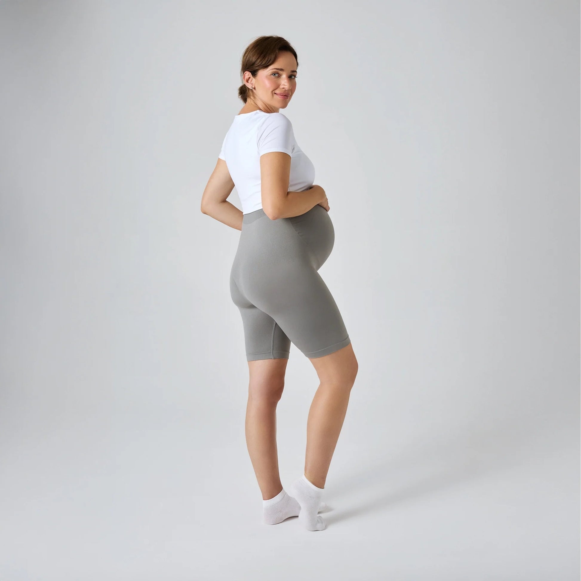 Gris | 100% opaque | Grâce à des fibres de qualité, la matière reste totalement opaque même en plein mouvement — tu n'as aucune inquiétude à avoir.