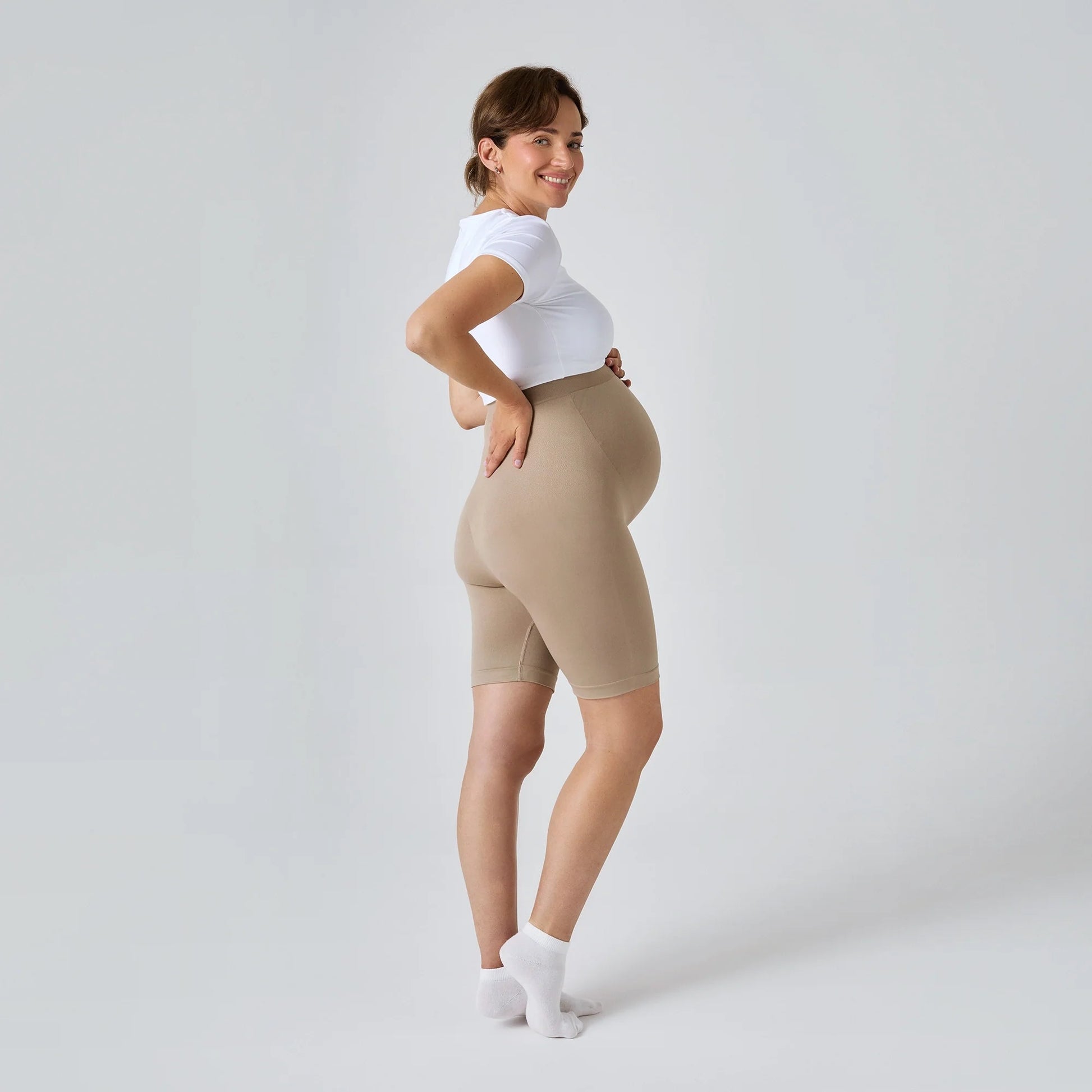 Beige | 100% opaque | Grâce à des fibres de qualité, la matière reste totalement opaque même en plein mouvement — tu n'as aucune inquiétude à avoir.